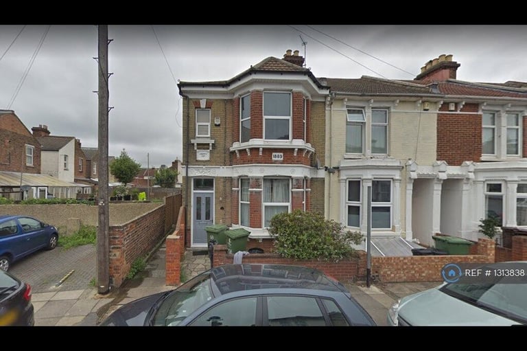 6 bedroom house in Chetwynd Road, Southsea, PO4 (6 bed) (#1313838)