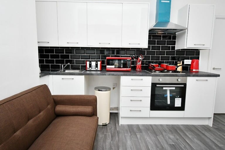 image for 4 BED HMO BURNLEY FOR SALE ** ONLY £15,000 CASH ** REQUIRED