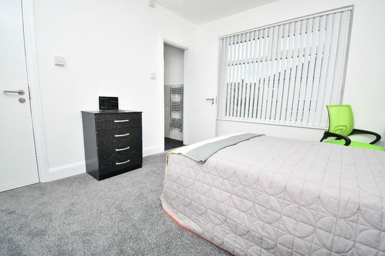 6 Bed 6 Bath HMO Preston City Centre Fully Refurbed High Spec Throughout Returns In Excess of 45% PA