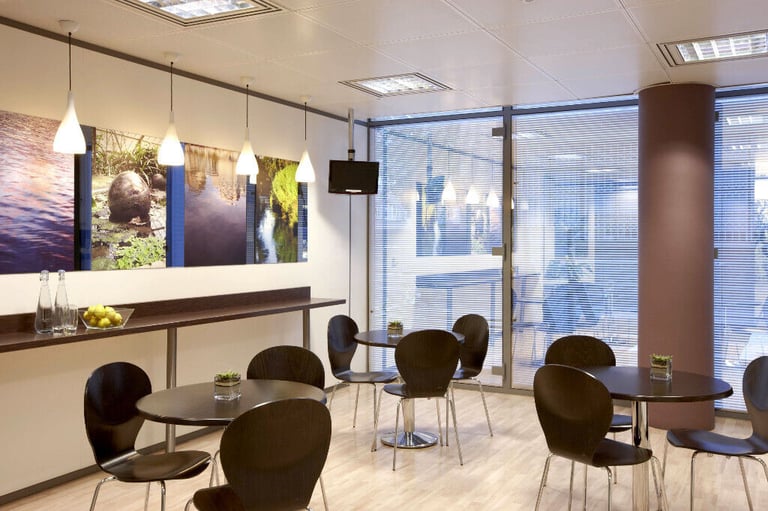 London - W1T 4TQ, All-inclusive access to coworking space in Regus Tottenham Court Road