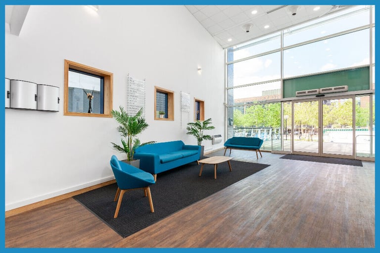 Milton Keynes - MK9 2UB, Access professional coworking space in Regus Midsummer Court