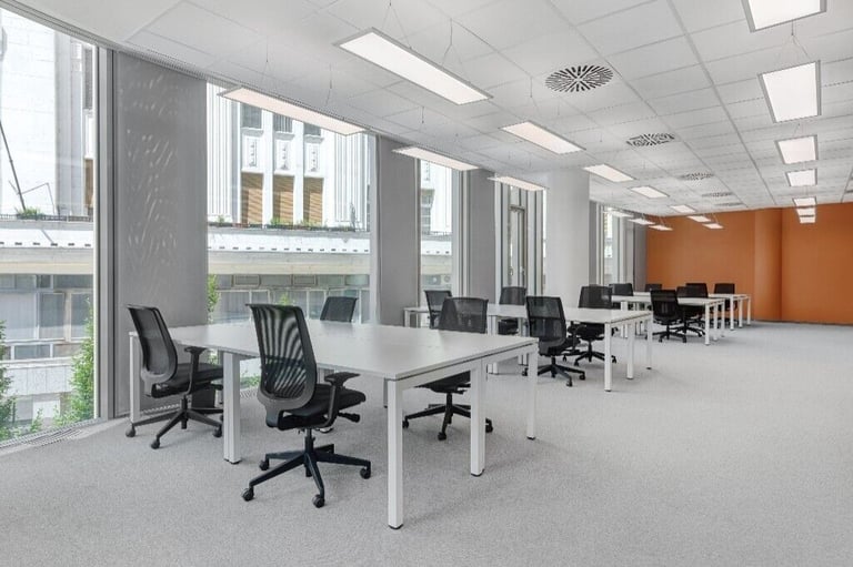 Leeds - LS1 5AA, Open Plan serviced office to rent at The Pinnacle 15F 18F