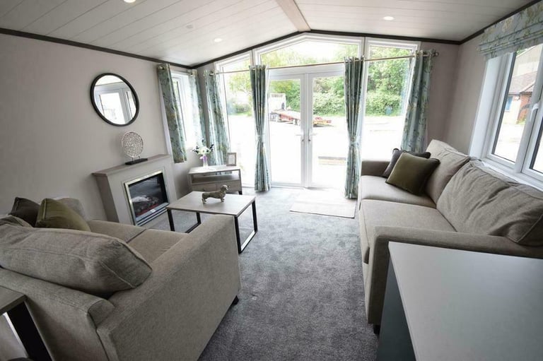 NEW - Victory Riverwood Lodge 40x14 | BS3632 Residential Mobile Home