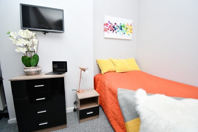 Huddersfield 4 Bed High Spec HMO For Sale Immaculate Throughout Returns in Excess of 30% PA