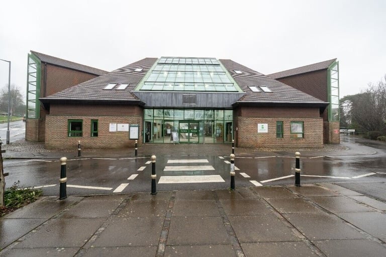 Crowborough - TN6 1DH, Open plan 2690 sqft serviced office to rent at Pine Grove
