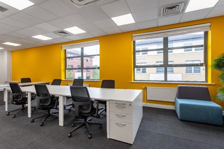 Warrington - WA2 0XP, Open plan office for 15 people to rent at Cinnamon House