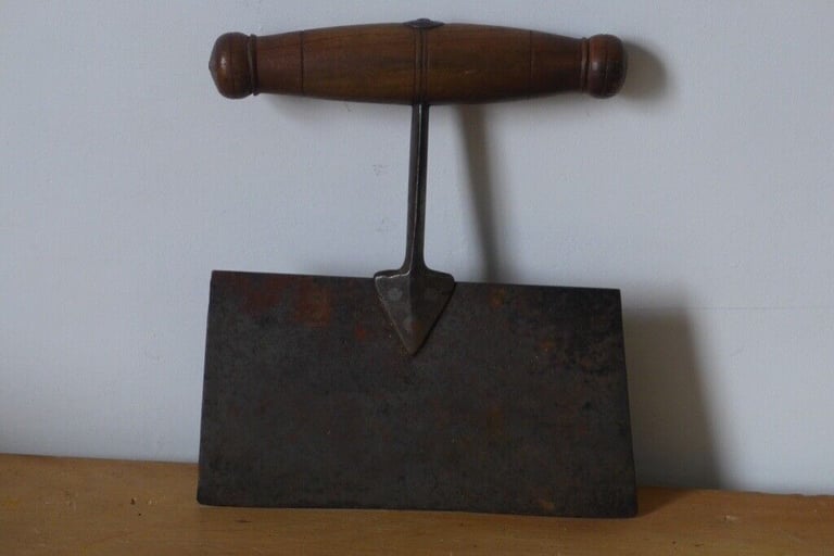 COLLECTIBLE/COLLECTABLE KITCHENALIA: Original Vintage Herb Cutter Chopper.