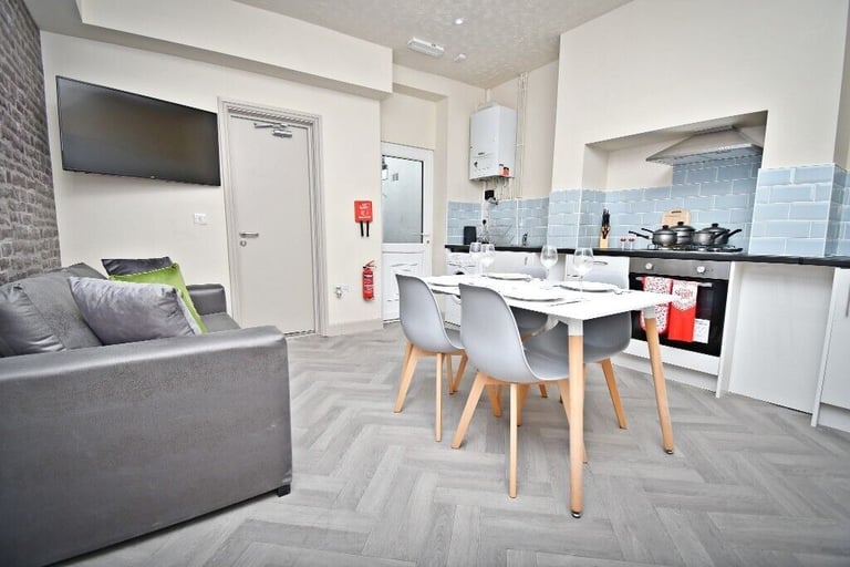 image for ***LUXURY STUDENT HOUSESHARE, Ready Now!! EN-SUITES AVAILABLE!!***