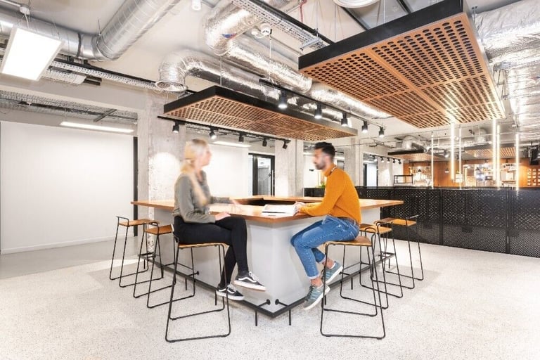 Manchester - M1 5AN, Serviced office to rent for 2 desk at Peter House
