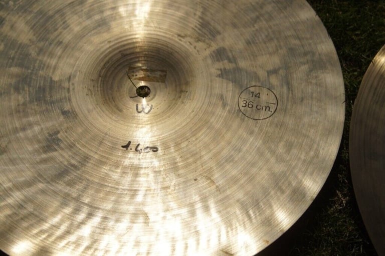 UFIP Class Series 14 inch Hi hat cymbals - Pair - '90s - rare- 1373/1400g - Vintage