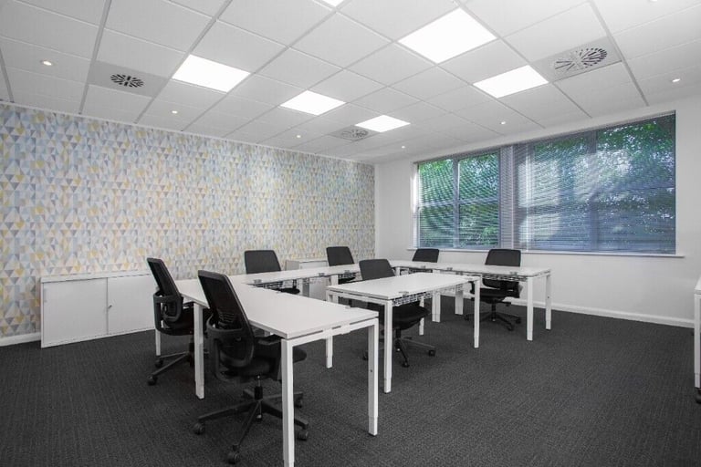 Derby - DE74 2TZ, Open plan office space for 15 people at East Midlands Airport 