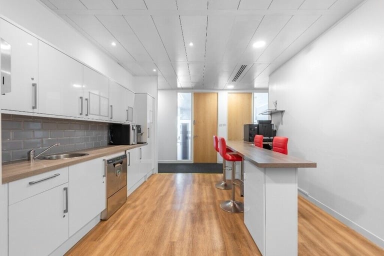 Manchester - M3 3HF, Open plan office space for 15 people at 3 Hardman Street