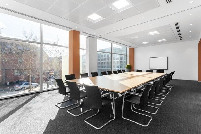 Reading - RG1 3EU, 2 Desk serviced office to rent at Davidson House