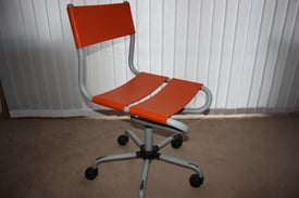 Retro swivel chair designed by Robby Cantarutti