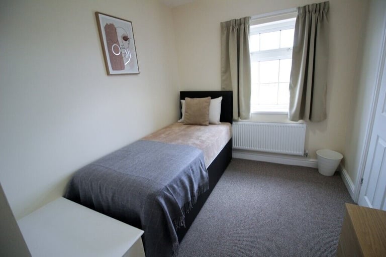 Stunning Double En-Suite Rooms in Woodlands!!