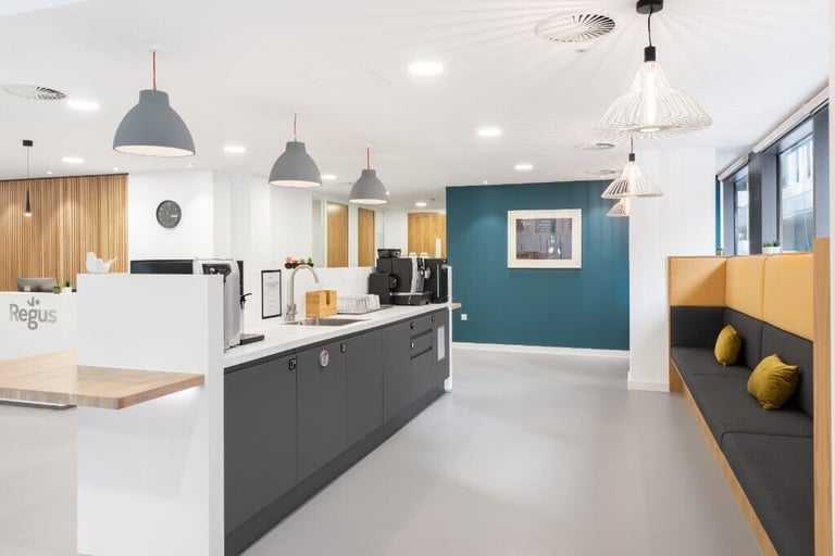 Manchester - M1 4DZ, 2 Desk serviced office to rent at St James Tower