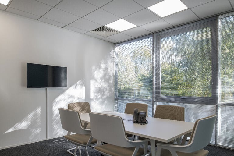Milton Keynes - MK10 9RG, Flexible coworking memberships in Regus Atterbury Lakes
