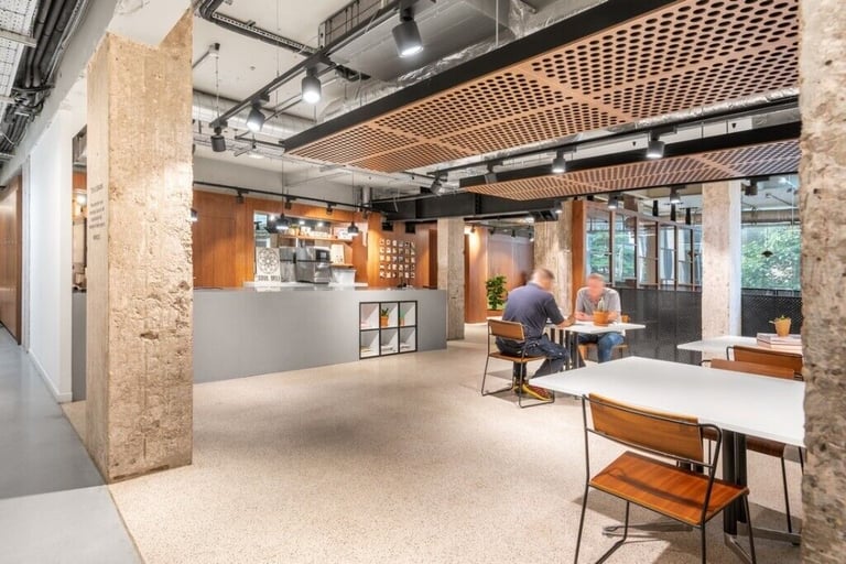 Manchester - M1 5AN, Modern furnished Co-working office space at Spaces Peter House