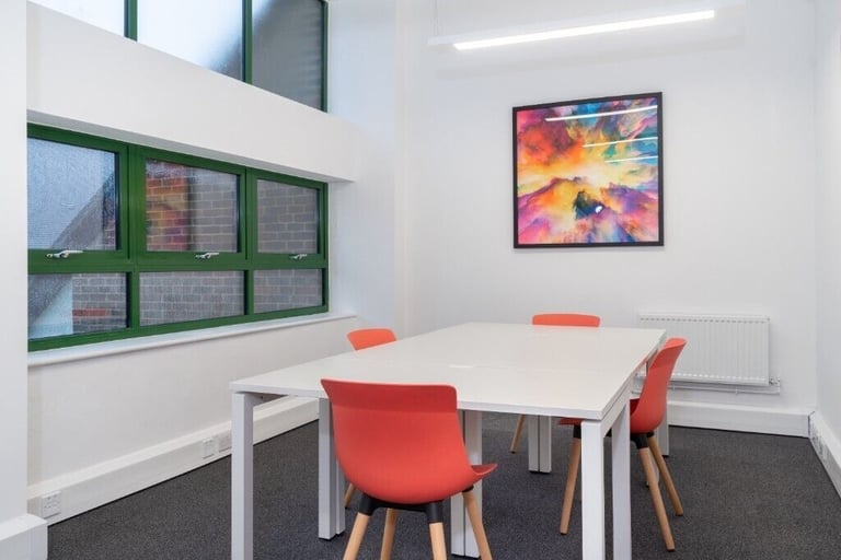 Crowborough - TN6 1DH, Open plan 2690 sqft serviced office to rent at Pine Grove