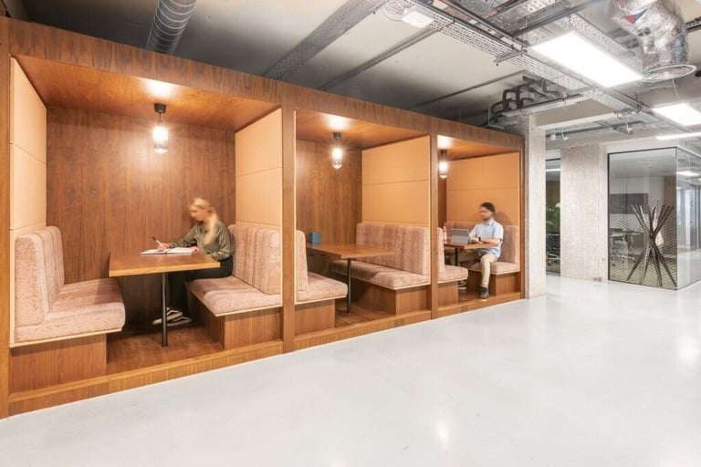 Manchester - M1 5AN, Modern furnished Co-working office space at Spaces Peter House