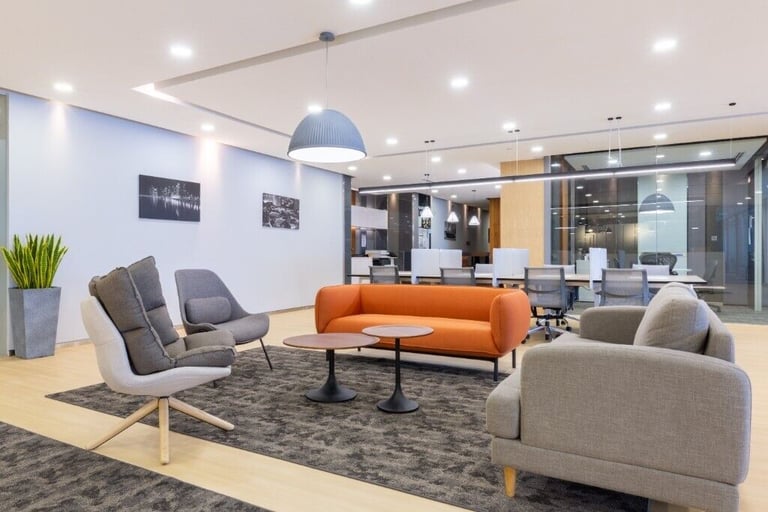 Hemel Hempstead - HP2 4TZ, Open plan 2690 sqft serviced office to rent at Breakspear Park 