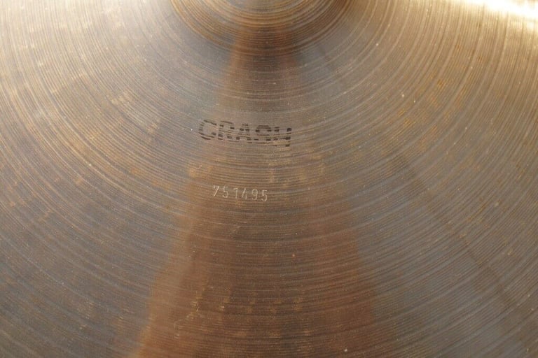 Paiste 2002 18 inch Crash cymbal - '77 - Black logo - Vintage - 1365g