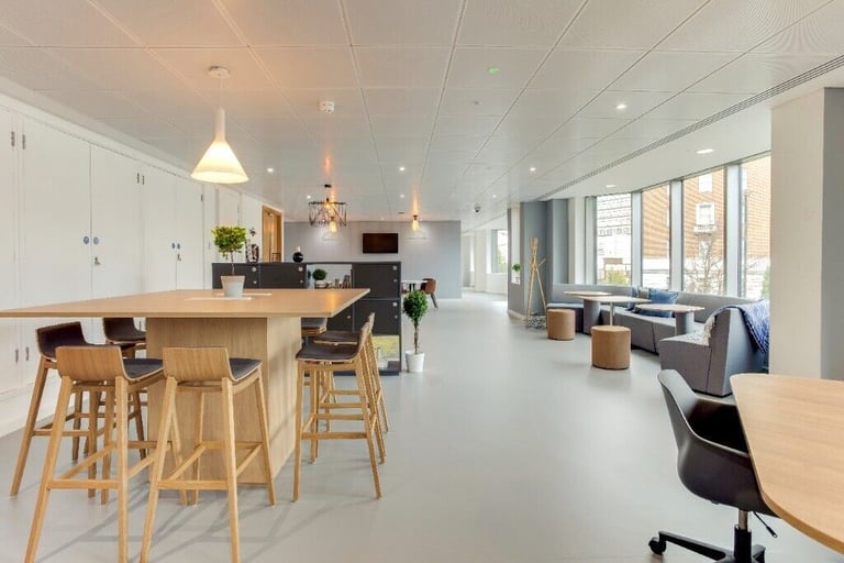 Birmingham - B15 1TR, 2 Work station private office to rent Apex House