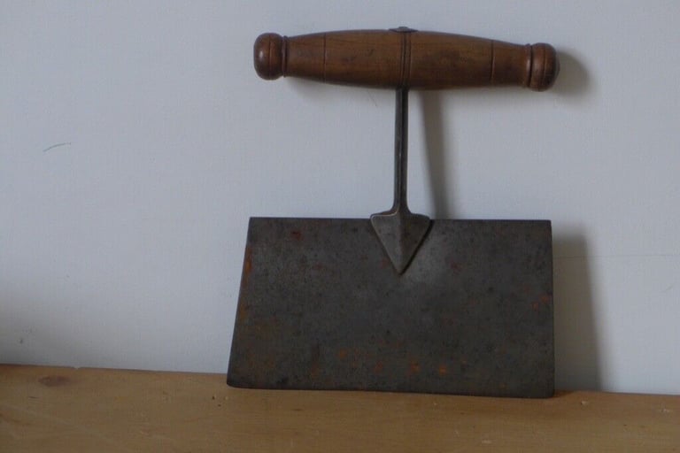 COLLECTIBLE/COLLECTABLE KITCHENALIA: Original Vintage Herb Cutter Chopper.