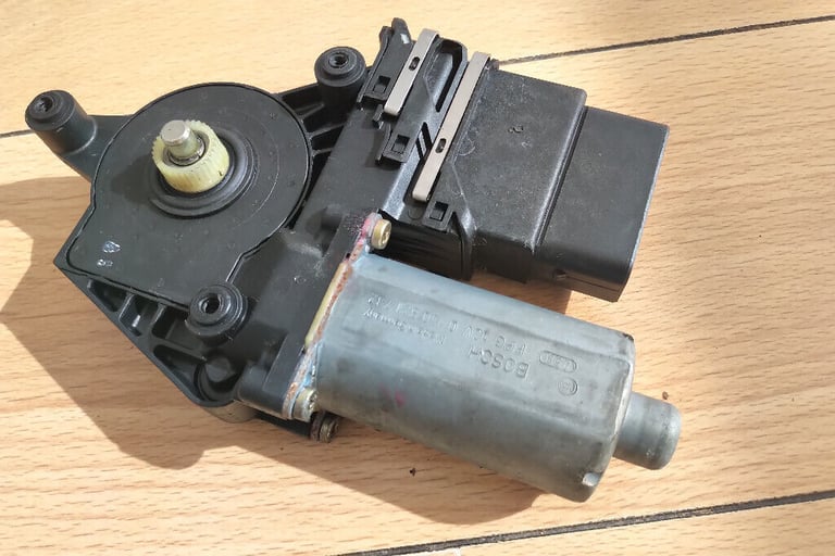 Audi RS4 A4 S4 B6 B7 Left Rear Window Motor 8H2959801