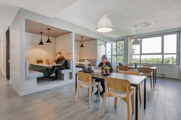 Epping – CM16 4BZ, Open plan office space for 15 people in Regus Civic Building