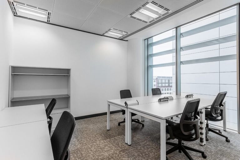 London - W2 6BD, Open plan office space for 15 people at Paddington Sheldon Square