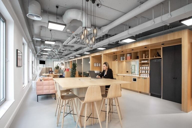 EC4N 6NP - London, 4ws serviced office to rent at Spaces Cannon Street Station