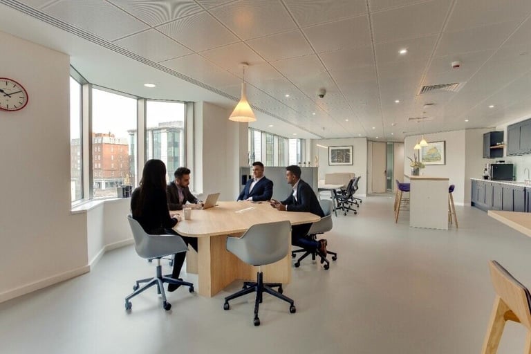 Birmingham - B15 1TR, 2 Work station private office to rent Apex House