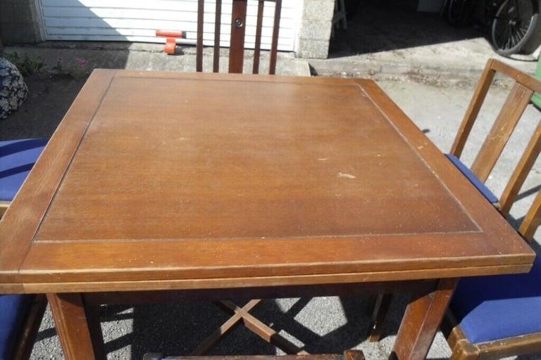 Vintage Extendible Table and x6 Chairs in solid wood - £250 