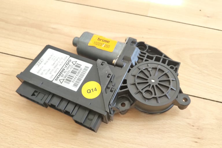 Audi RS4 A4 S4 B6 B7 Left Door Window Motor 8H2959801