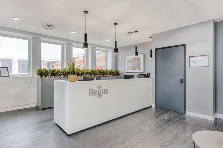 Epping – CM16 4BZ, Open plan office space for 15 people in Regus Civic Building