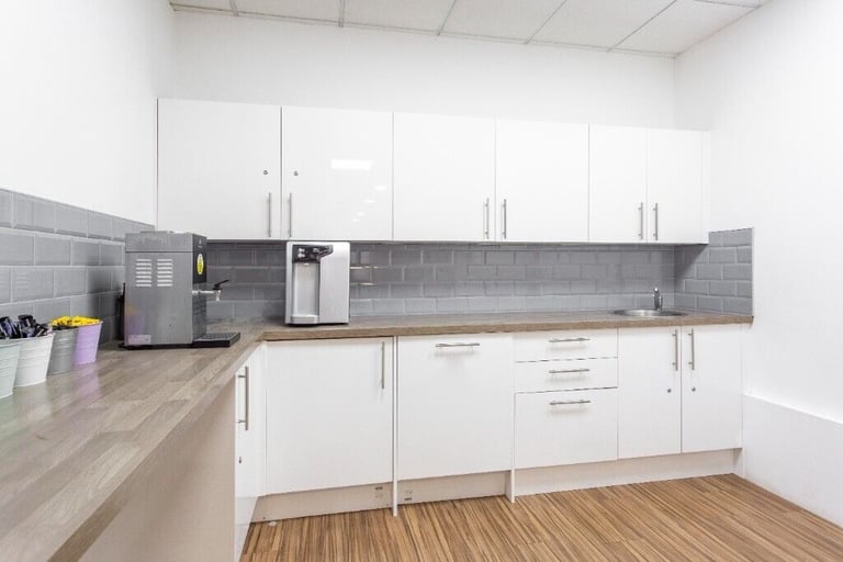 Warrington - WA2 0XP, Open plan office for 15 people to rent at Cinnamon House