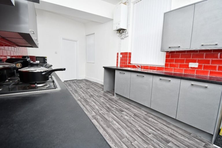 6 Bed 6 Bath HMO Preston City Centre Fully Refurbed High Spec Throughout Returns In Excess of 45% PA