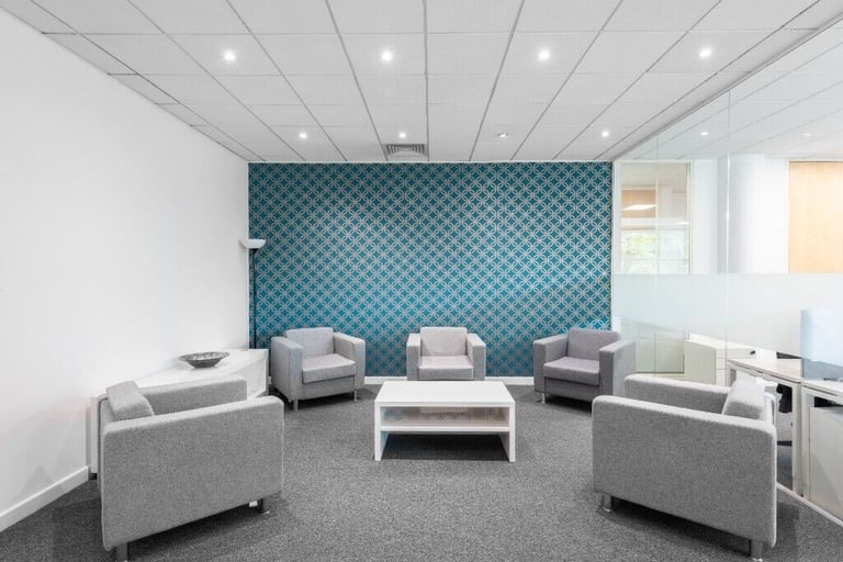Manchester - M22 5TG, Your private office 4 desk to rent at Manchester Airport 