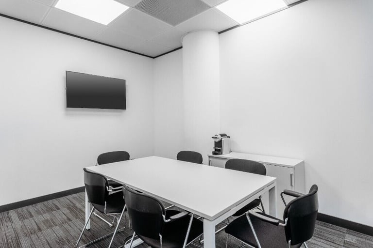 London - W2 6BD, Open plan office space for 15 people at Paddington Sheldon Square