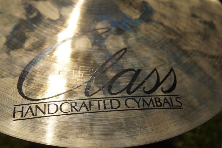 UFIP Class Series 14 inch Hi hat cymbals - Pair - '90s - rare- 1373/1400g - Vintage