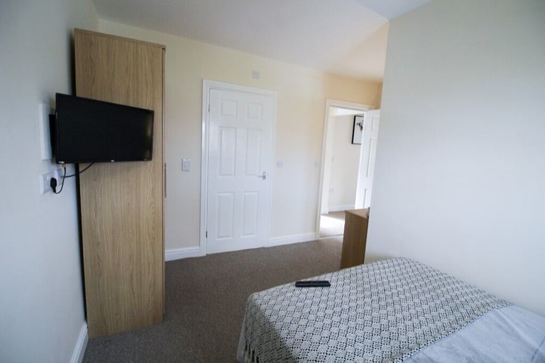 Stunning Double En-Suite Rooms in Woodlands!!
