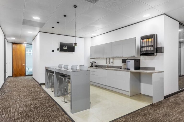 London - W2 6BD, Open plan office space for 15 people at Paddington Sheldon Square