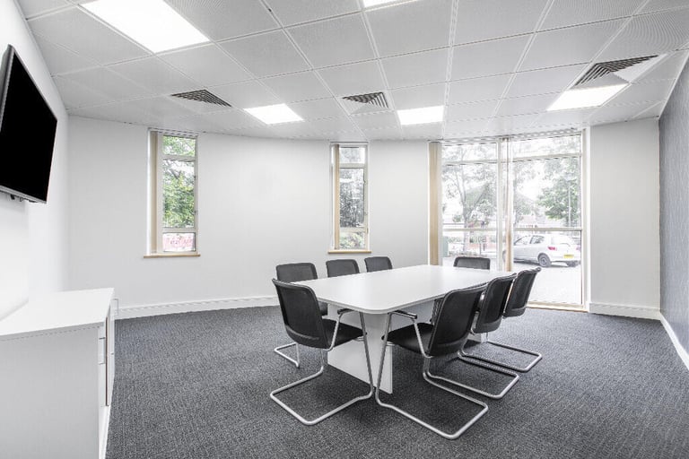 Staines - TW18 4AX, Join a collaborative coworking environment in Regus London Road