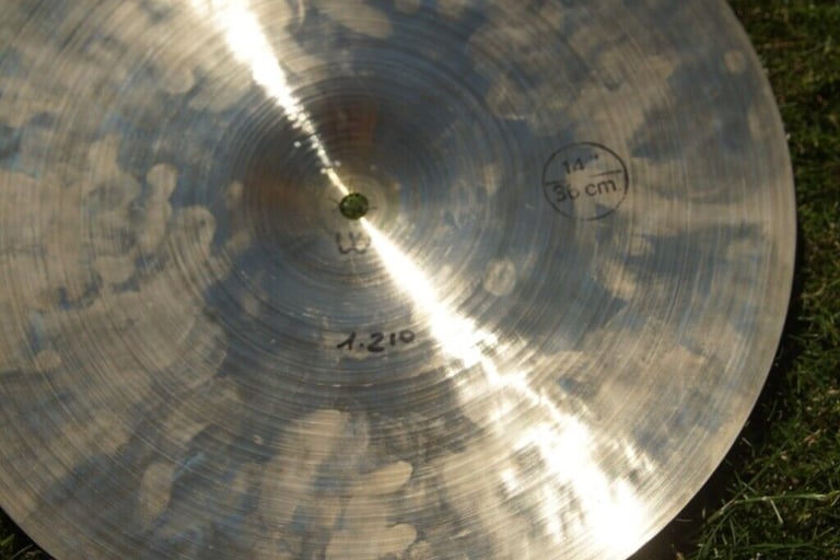 UFIP Class Series 14 inch Hi hat cymbals - Pair - '90s - rare- 1373/1400g - Vintage