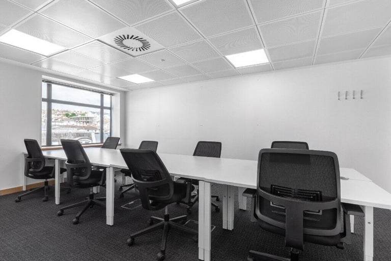 Brighton - BN1 3XF, Modern customizable office available to rent at Queensberry House