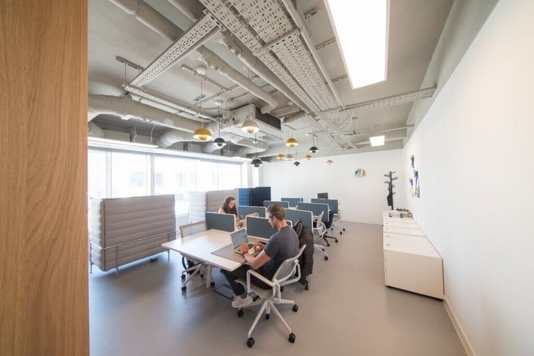 London - W1W 8HF, Open plan office space for 10 people at Spaces Oxford Street