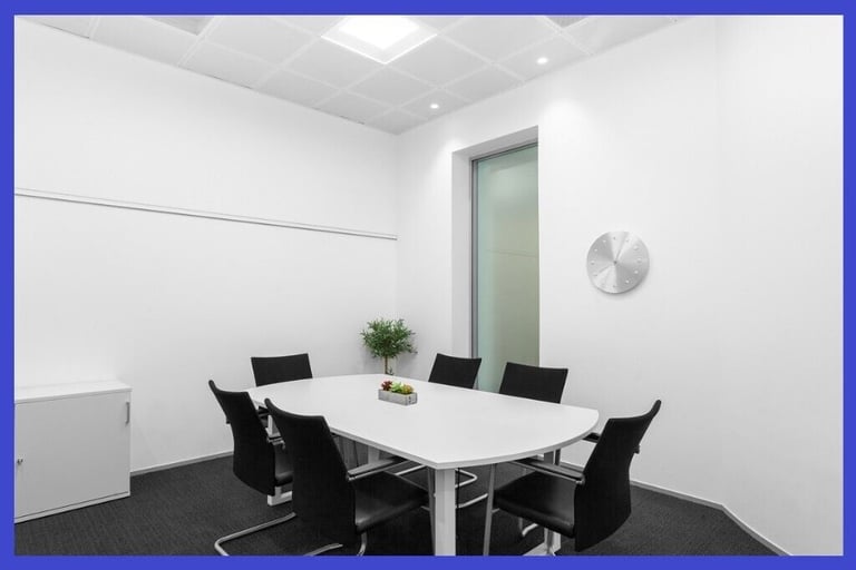 Reading - RG1 3EU, 10 Desk serviced office to rent at Davidson House
