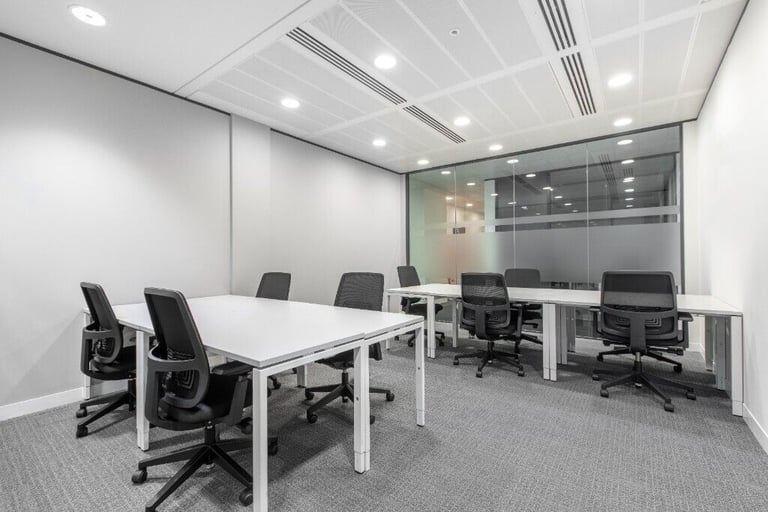 London - EC3A 8AA, Open plan office space for 15 people at Liverpool Street St Mary's Axe