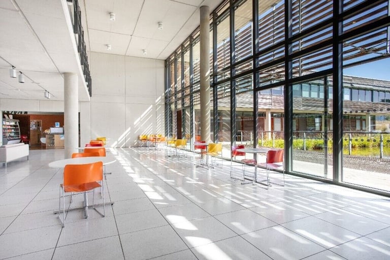 Luton - LU2 8DL, 2ws serviced office to rent at Great Marlings